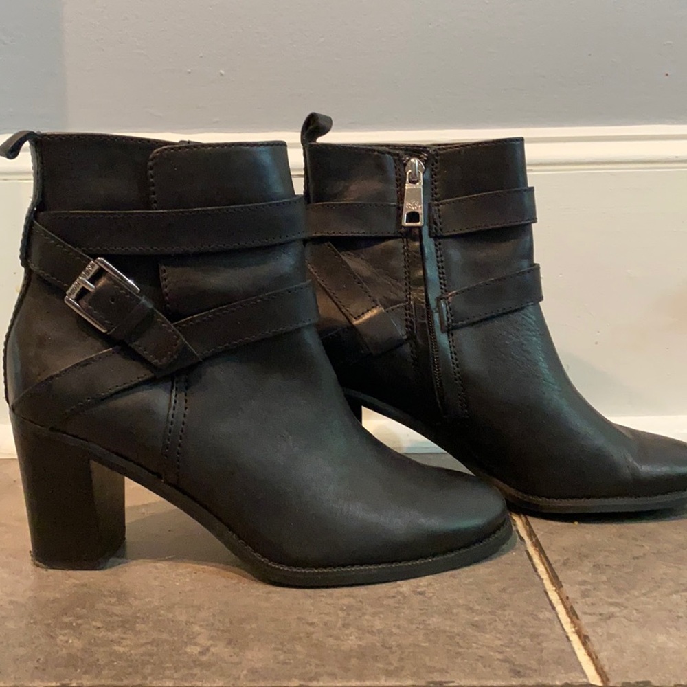 Ralph Lauren Cassy Leather Ankle boots